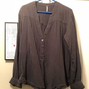 Long sleeved blouse.